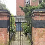 1Bedapt Privateestate W Free Parking - 10Mintocity