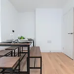 Modern 2 Bed Apartment In Nottingham City Centre - Free Parking - 6 Guests