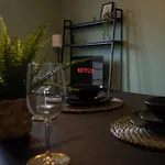 City Centre - 2Br Apt - Free Parking - Long Stays