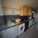 Comfy, 3 Bedroom House, Ng5, Free Parking