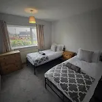 Comfy, 3 Bedroom House, Ng5, Free Parking