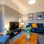 Lovely 4Bdr Home- Off Street Parking Sleeps 7