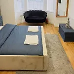 Blue Room, Stylish Apartment Near City Centre