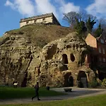 Modern Studio Next To Notts Castle!