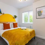 Fern Cottage - 5 Bedroom House Free Parking