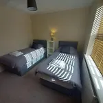 Comfortable And Spacious 2 Bedrooms Free Parking