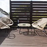 Modern Apartment Free Off Road Parking Single Room Suite 12