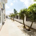 Modern Apartment Off Road Parking Spacious Double Bed Suite 7