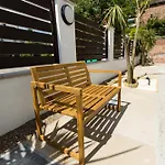 Modern Apartment Off Road Parking Spacious Double Bed Suite 7