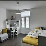 Modern City Centre Apartment