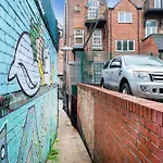 Hidden Retreat In The Heart Of The City - 2 Bed Apt