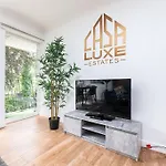 Cozy 3-Bedroom Flat Opposite Forest Recreation Ground