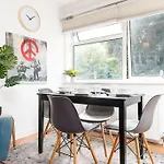Cozy 3-Bedroom Flat Opposite Forest Recreation Ground