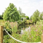 Herbie\'S Shepherds Hut