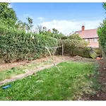 Elegant Entire 3 Bed House With Free Parking