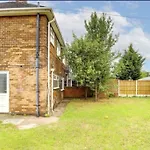 5 Bedroom House And Free Parking