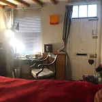 30A Lincoln Street Studio City Centre