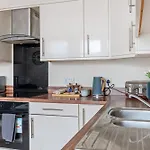 Spacious 1 Bedroom Apartment