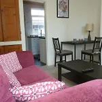 Cosy Entire House In Central Sherwood