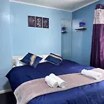 Private Room In A Quiet Area Free Parking