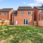Lovely Nottingham Abode - Sleeps 15 - Parking
