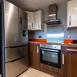 Spacious 6-Bed Apartment In City Centre