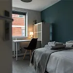 Spacious 6-Bed Apartment In City Centre
