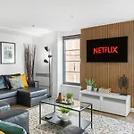 4 Bedroom Penthouse And Free Parking