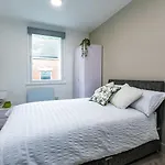 The Icon, Large Group Accommodation - 1 Min From The Square