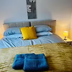 Chic Newly Built Apartment - Nottingham