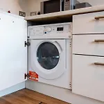 1 Bedroom Apt In City Centre, Close To Motorpoint Arena
