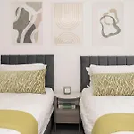 Charming Apartment In Central Location With Free Parking, Fast Wifi And Smarttv By Yoko Property