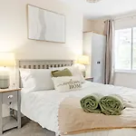 Stylish 3-Bed In Central Nottingham