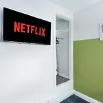 Work & Explore - 3Br City Stay - Free Parking