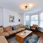 5-Br Home Featuring Art And Photography Collection