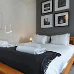 5-Br Home Featuring Art And Photography Collection