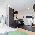 Vibrant Studio Near The Nottingham Castle
