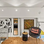 Artistique Duplex In Nottingham