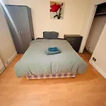Double Room Near Clifton Campus Shared Bathroom & Kitchen