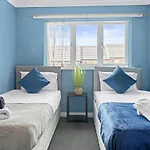 Relax & Unwind 3Br Retreat With Private Hot Tub