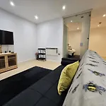 Bee Accommodations - Ng1 Apartment