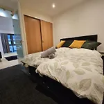 Bee Accommodations - Ng1 Apartment