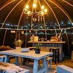 Poppie\'S Shepherds Hut At Shepherds Lodge