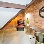 Luxury 2 Bed, 2 Bath City Centre Apartment