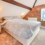 Luxury 2 Bed, 2 Bath City Centre Apartment