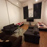 City Centre 2 Double Bedrooms Duplex Apartment With 6 Proper Beds - Most Central Location, Close To Victoria Centre Shopping Centre With Two Bathrooms And Kitchen In Thurland Street - Parking Five Pounds A Day, Cars And Vans