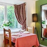 Stylish Central Self Contained Apartment