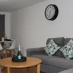 Modern 3-Bed Home With Garden