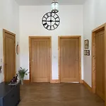 King Richard\'S Luxury Lodge - Sleeps Up To 8 ,Dog Friendly ,Near Sherwood Forest At Fairview Farm In Nottingham Set In 88 Acres And Great For Groups,Family Gatherings,Corporate Events