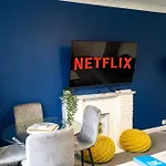 Fishpond Nook, Ground Fl Apartment, The Park Estate, Parking, Central & Cozy